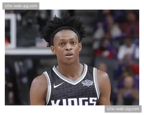 马刺福克斯文班亚马挡拆:第三节三分命中扩大分差关键配合